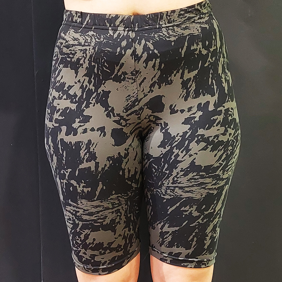 BIKER SHORTS Khaki Wild Print